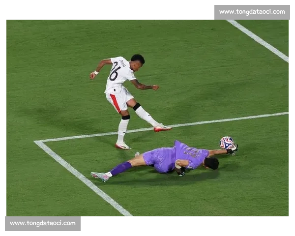 布努 10 扑救创纪录!懂球帝 X 咪咕世俱杯 MVP 掀翻曼城